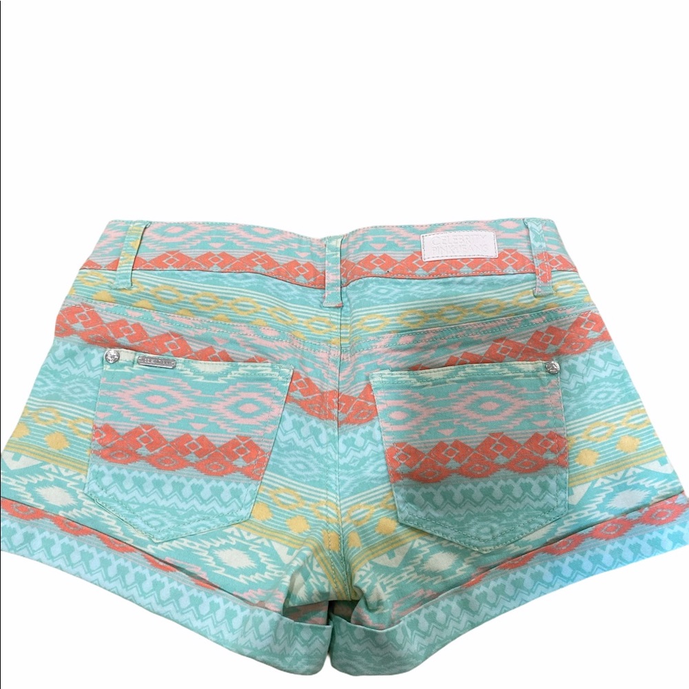Almost Famous size 5 Navaho print